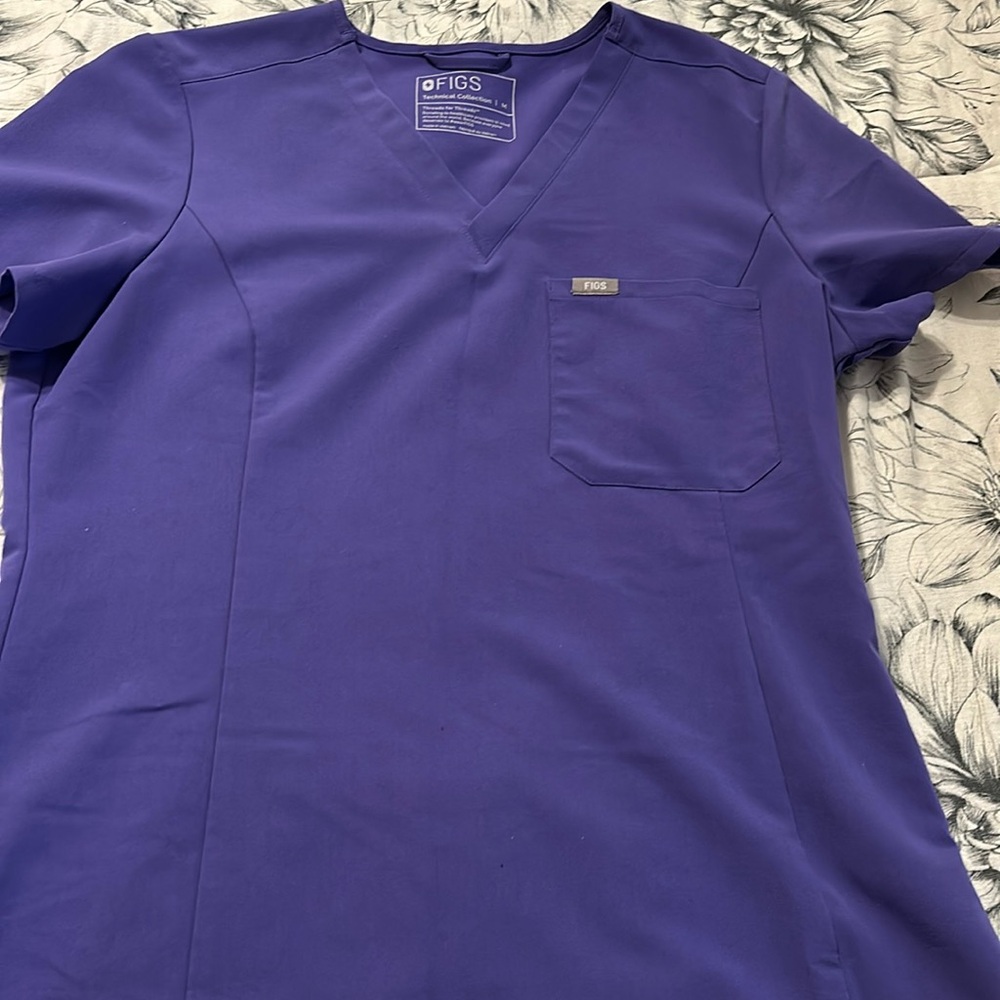 Used women’s Figs Uniform top
